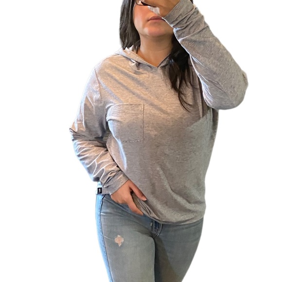 Vineyard Vines “Island T-shirt” Blue White Striped Long sleeve Hooded T Sweater - Picture 3 of 11